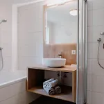 Haus Crystal *