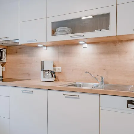 Haus Crystal דירה *