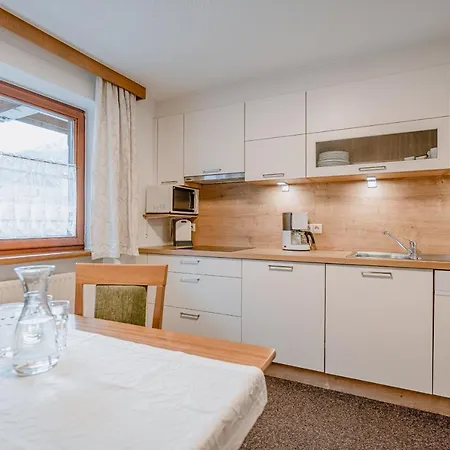 Haus Crystal アパート