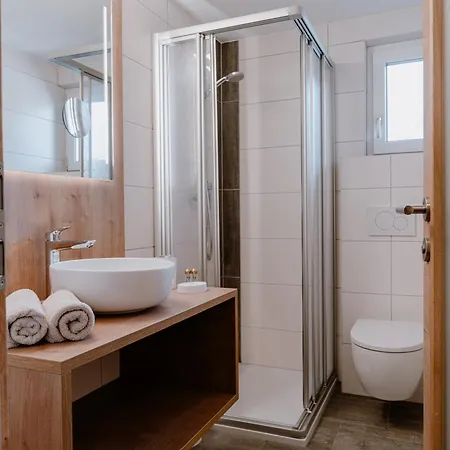 アパート Haus Crystal