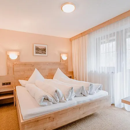 Haus Crystal *